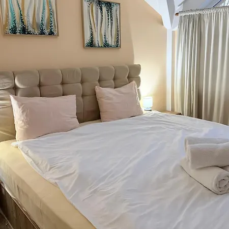 Center The Quiet Luxury 5 Appartement *