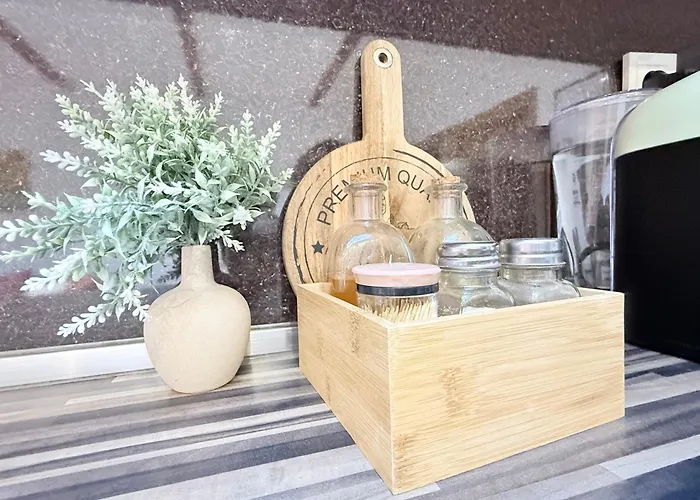 Center The Quiet Luxury 5 *